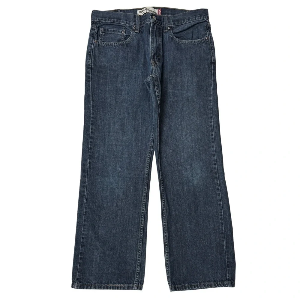 {Levi's} 